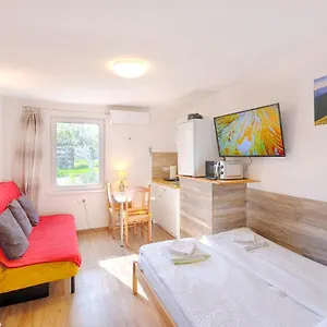 new-studio-with-aircon-free-parking.hotels-in-ljubljana.com/